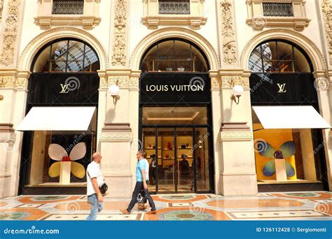 vendita outlet louis vuitton online|louis vuitton in milan italy.